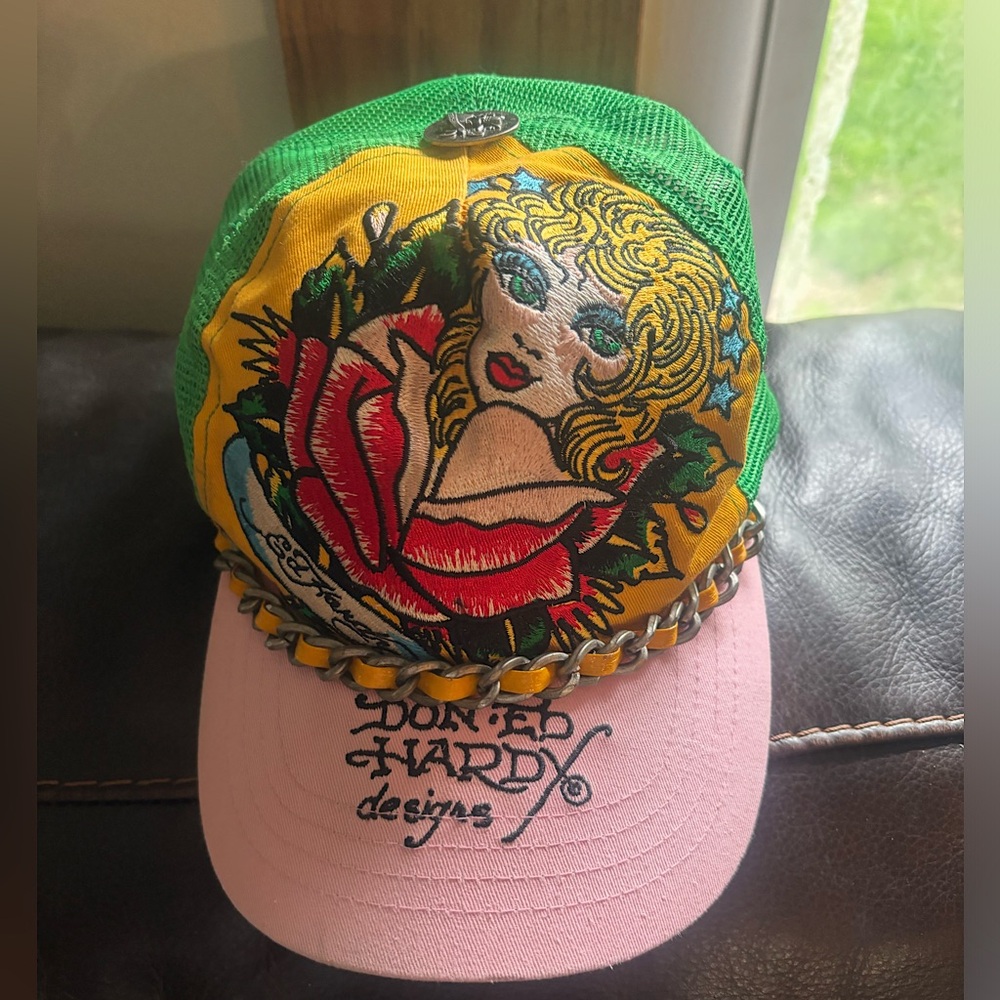 Vintage Ed Hardy, trucker hat adjustable, pinup, girl, snapback Y2K
